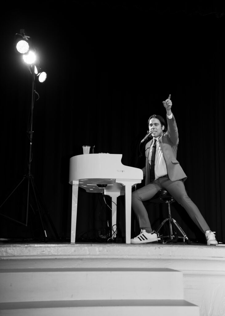 Piano Entertainer Paul Seiz